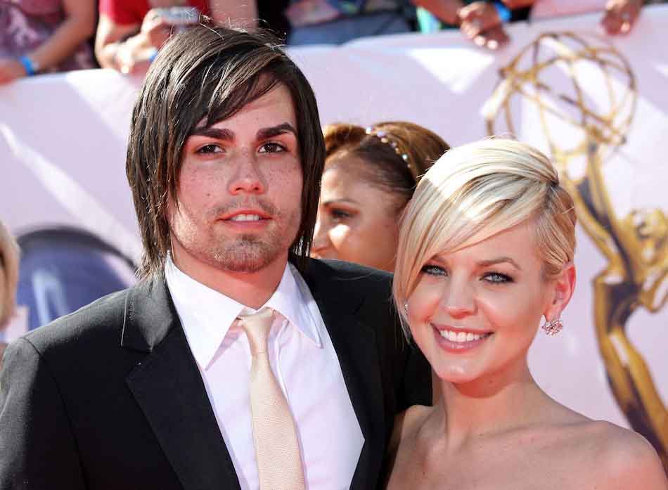 Photo of Kirsten Storm and her boyfriend, Elias Reidy in the 2007 Emmy.