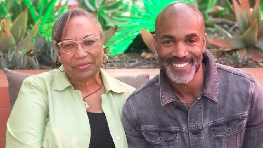 Donnell Turner smiling with his mother, Lorraine